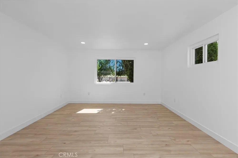 9812 Redwood Hesperia, CA 92345