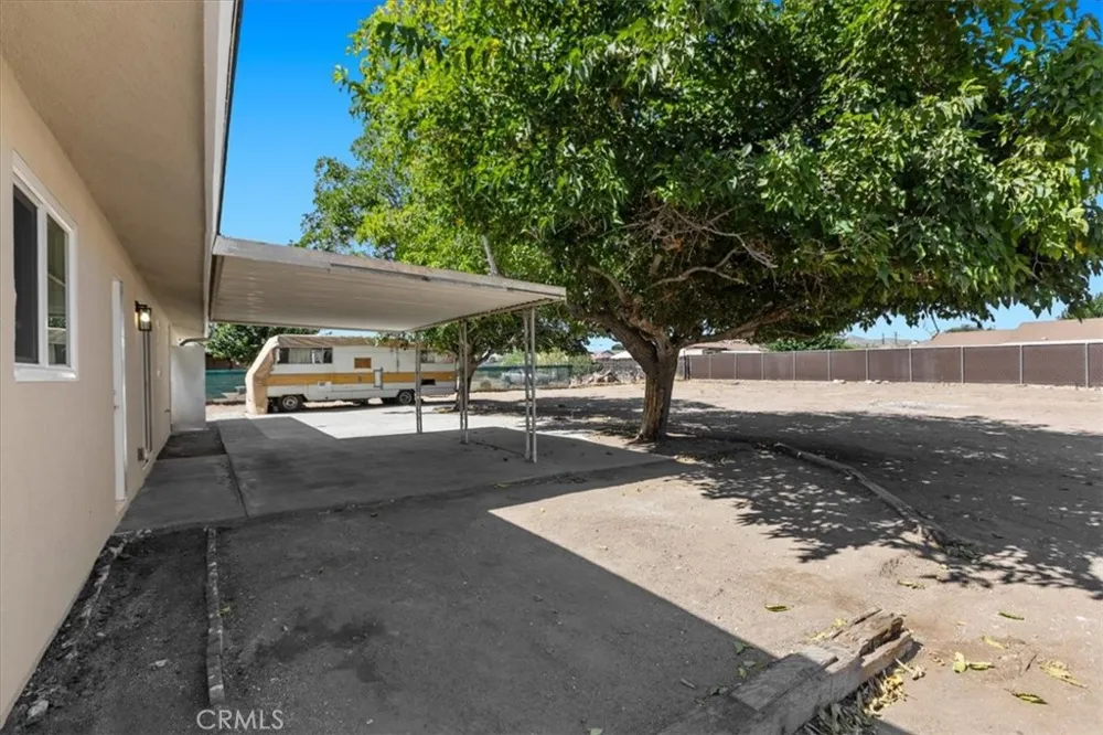 9812 Redwood Hesperia, CA 92345