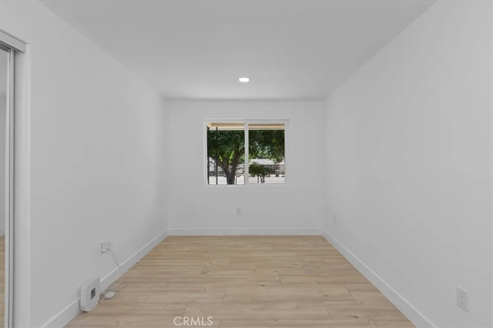 9812 Redwood Hesperia, CA 92345