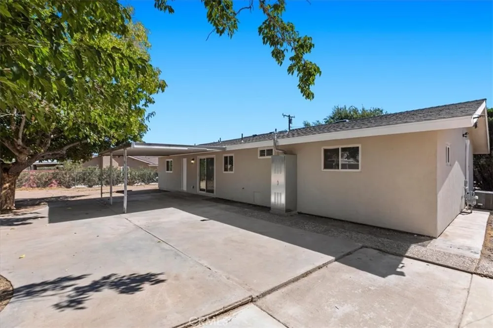 9812 Redwood Hesperia, CA 92345