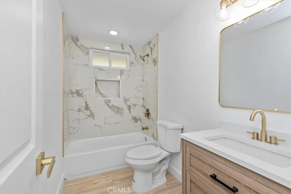 9812 Redwood Hesperia, CA 92345