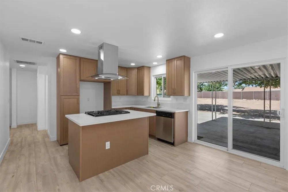 9812 Redwood Hesperia, CA 92345