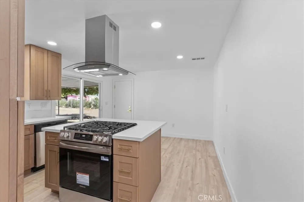9812 Redwood Hesperia, CA 92345