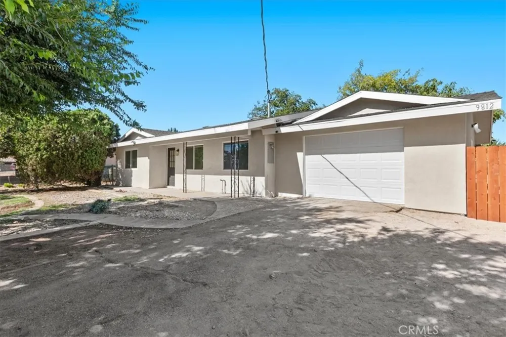 9812 Redwood Hesperia, CA 92345