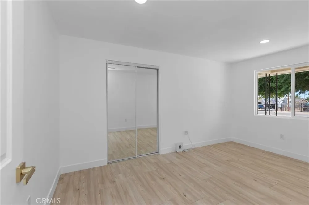 9812 Redwood Hesperia, CA 92345