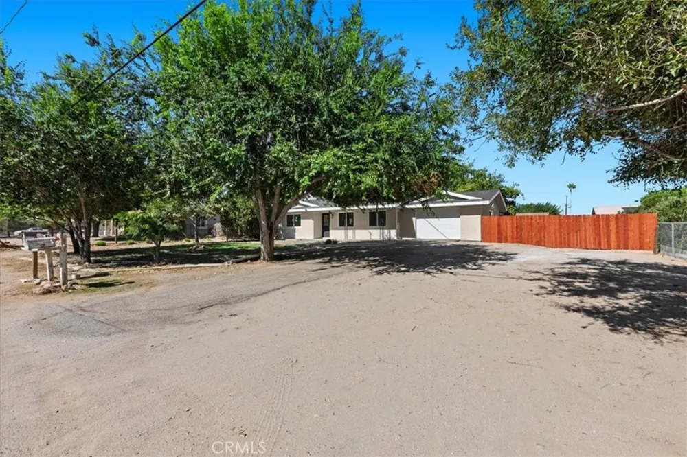 9812 Redwood Hesperia, CA 92345