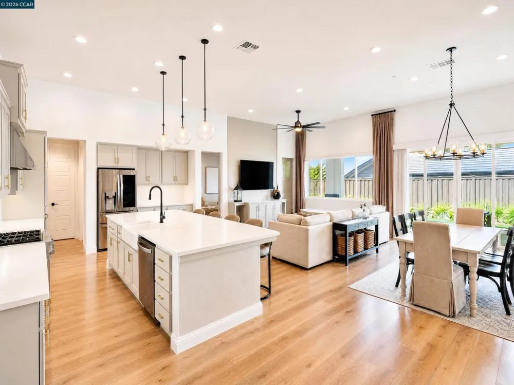 2703 Brewer St Tracy, CA 95377