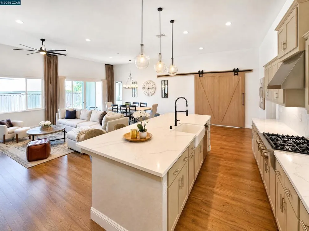 2703 Brewer St Tracy, CA 95377