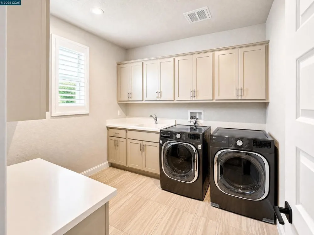 2703 Brewer St Tracy, CA 95377