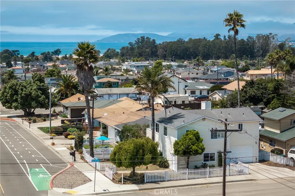 581 Newport Grover Beach, CA 93433