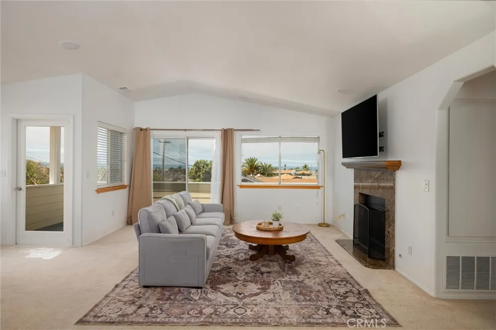 581 Newport Grover Beach, CA 93433