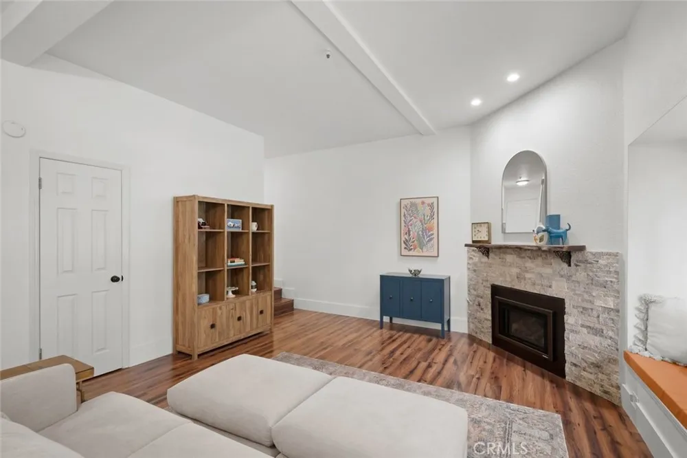 2221 King Court #22 San Luis Obispo, CA 93401