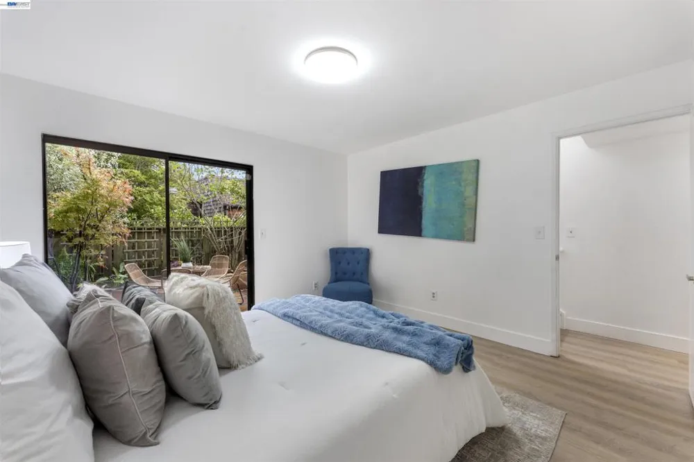 262 Beachview Ave #4 Pacifica, CA 94044