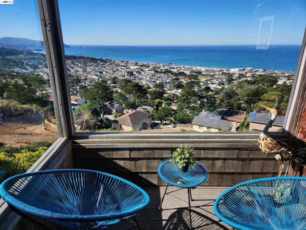 262 Beachview Ave #4 Pacifica, CA 94044