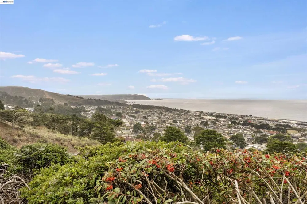 262 Beachview Ave #4 Pacifica, CA 94044