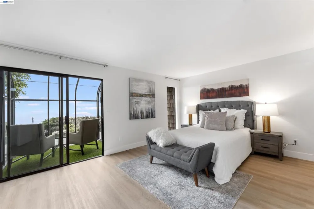 262 Beachview Ave #4 Pacifica, CA 94044