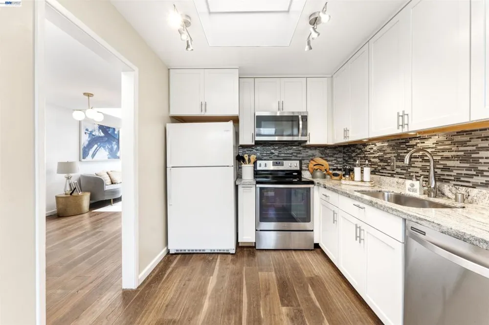 262 Beachview Ave #4 Pacifica, CA 94044
