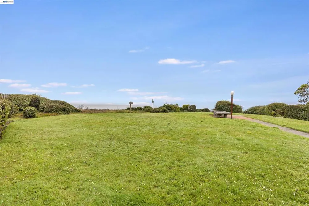 262 Beachview Ave #4 Pacifica, CA 94044