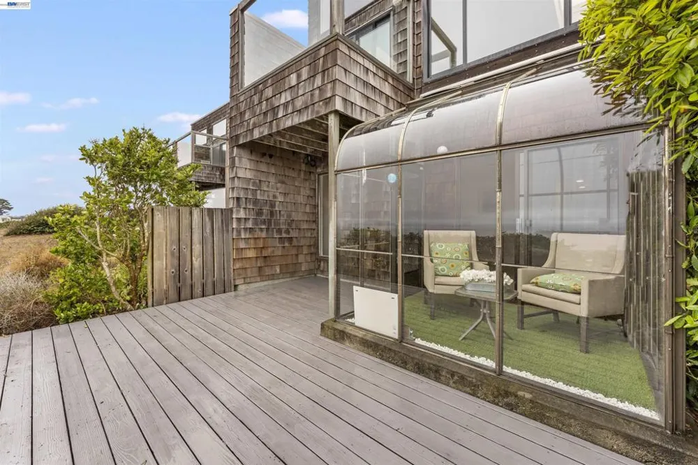 262 Beachview Ave #4 Pacifica, CA 94044