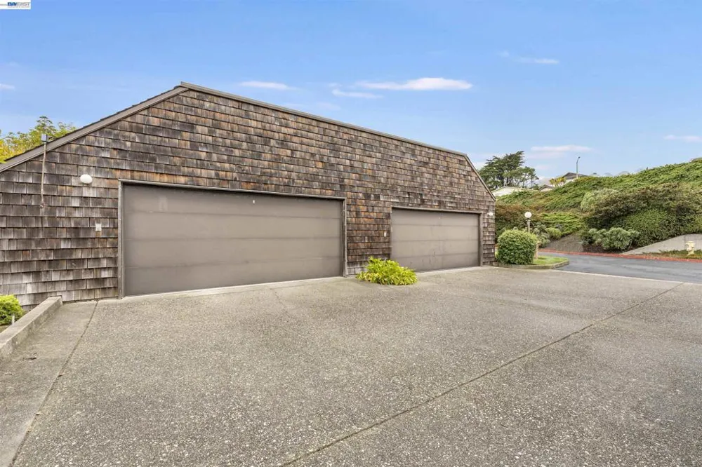 262 Beachview Ave #4 Pacifica, CA 94044
