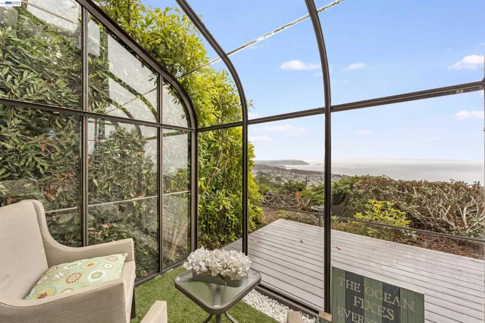 262 Beachview Ave #4 Pacifica, CA 94044