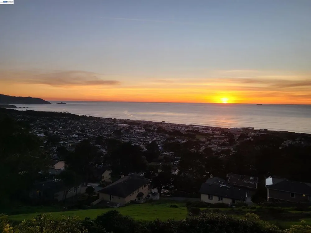262 Beachview Ave #4 Pacifica, CA 94044