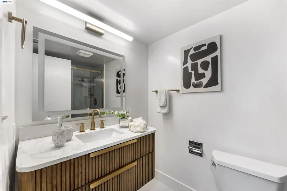 262 Beachview Ave #4 Pacifica, CA 94044
