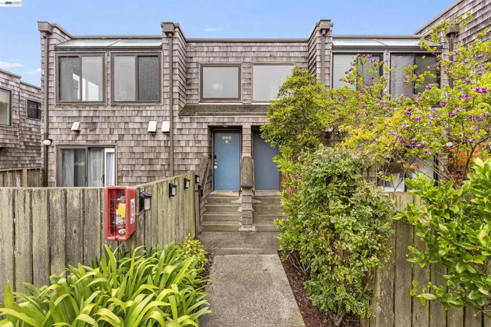 262 Beachview Ave #4 Pacifica, CA 94044