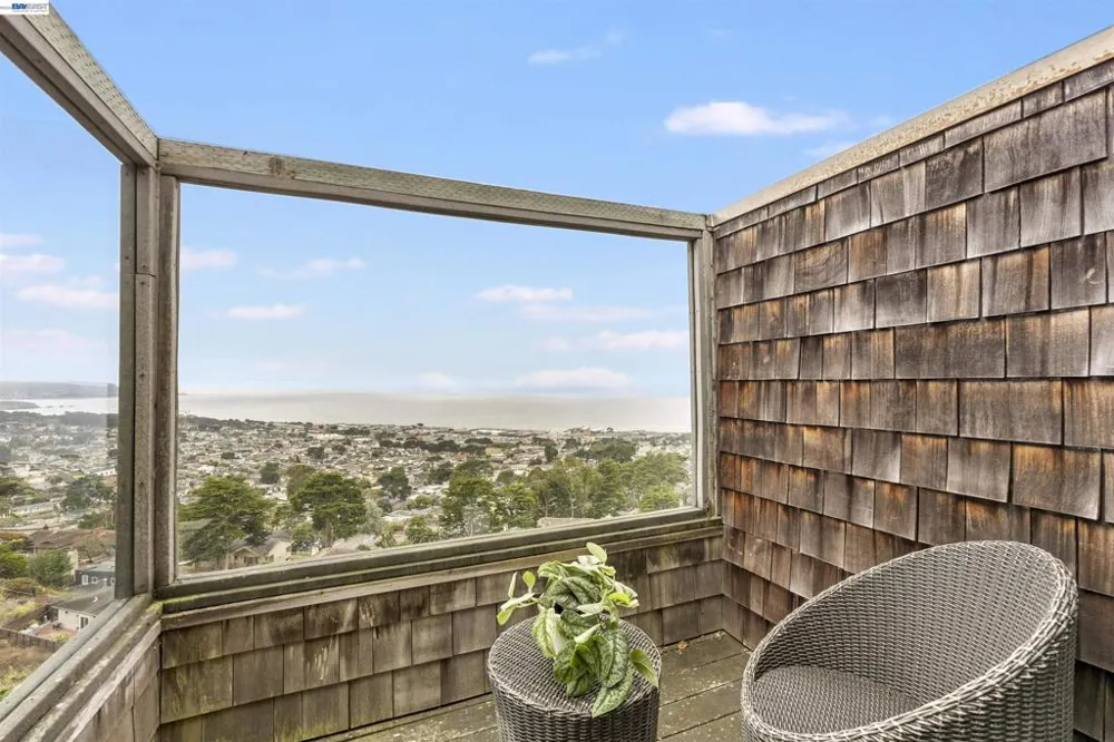 262 Beachview Ave #4 Pacifica, CA 94044