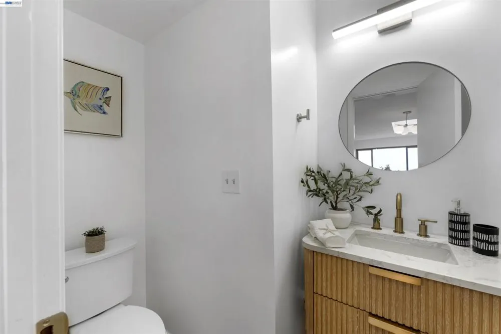 262 Beachview Ave #4 Pacifica, CA 94044
