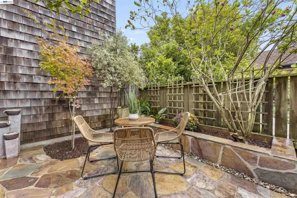 262 Beachview Ave #4 Pacifica, CA 94044