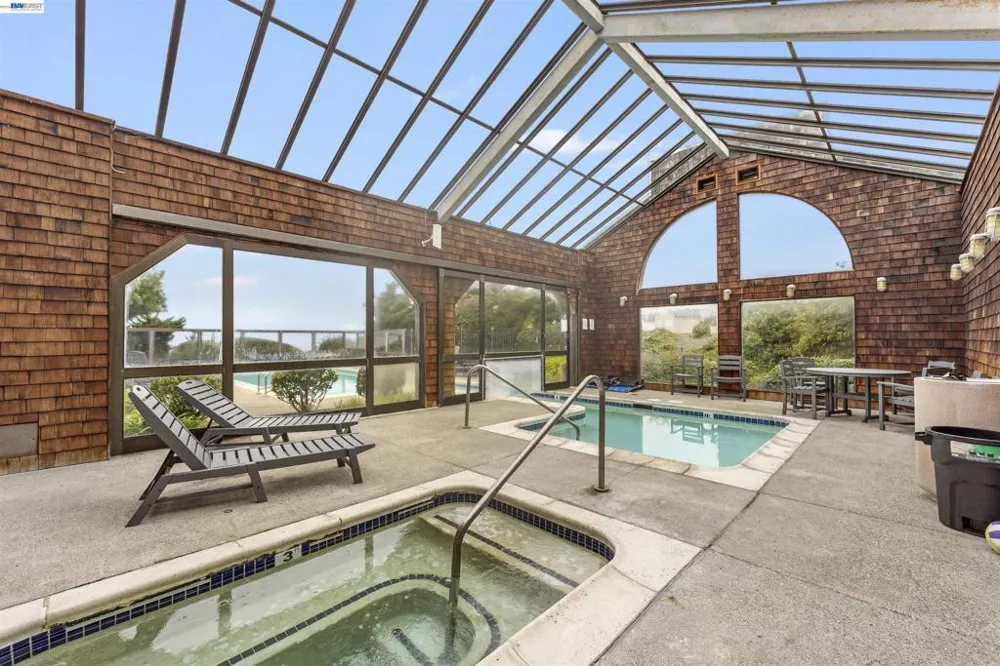 262 Beachview Ave #4 Pacifica, CA 94044
