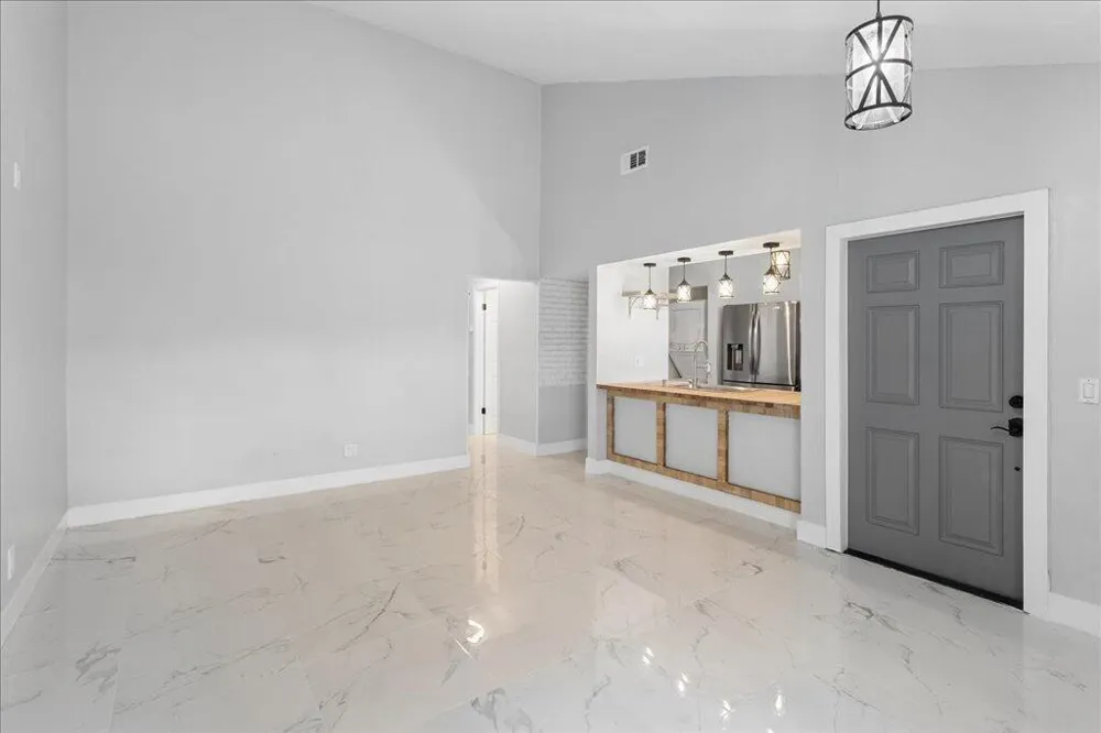 2062 SW 82ND AVENUE Davie, FL 33324