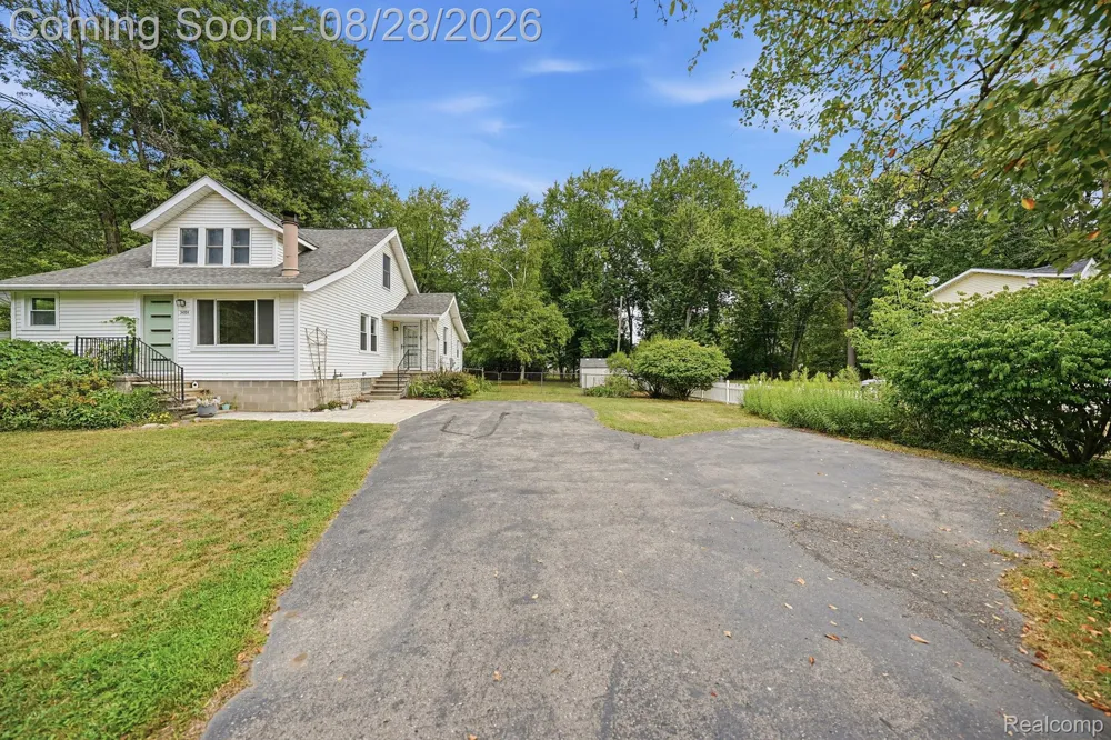 34004 Kirby Street Farmington Hills City, MI 48335