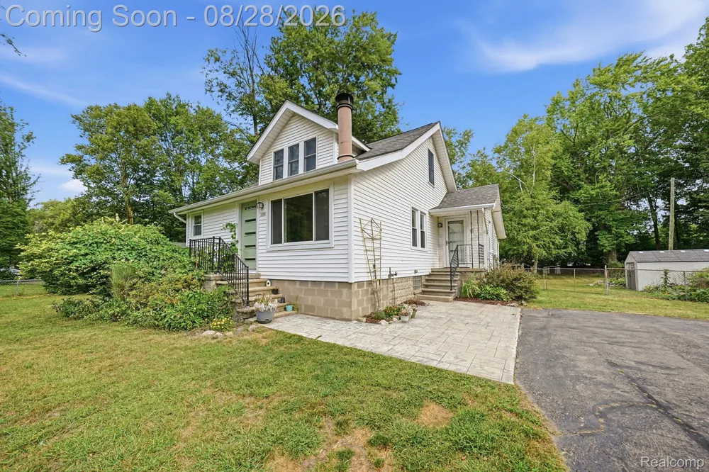 34004 Kirby Street Farmington Hills City, MI 48335