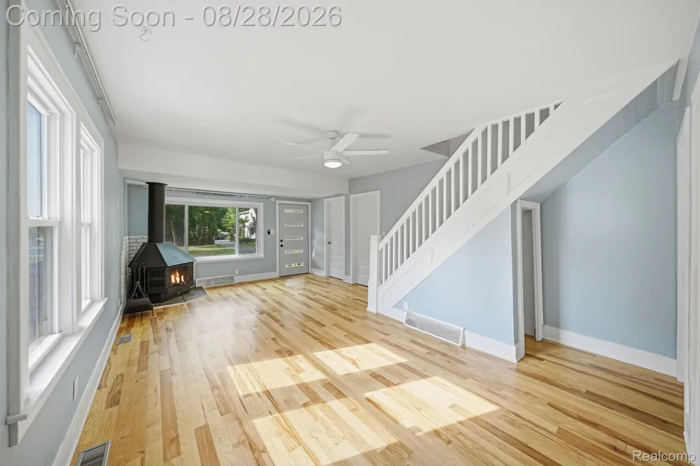 34004 Kirby Street Farmington Hills City, MI 48335
