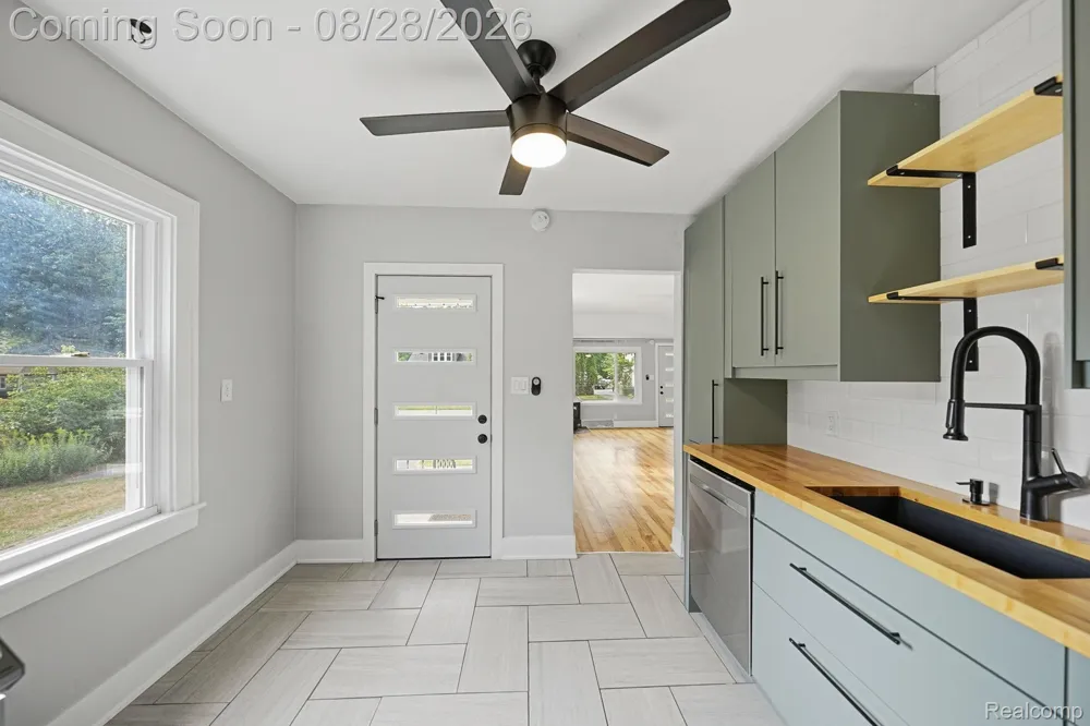 34004 Kirby Street Farmington Hills City, MI 48335