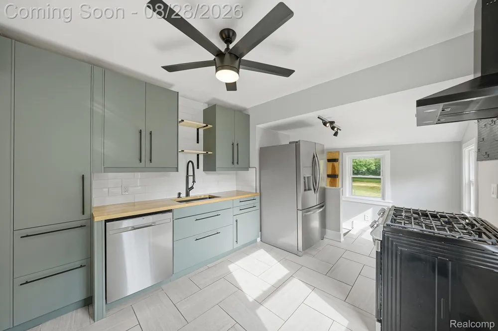 34004 Kirby Street Farmington Hills City, MI 48335