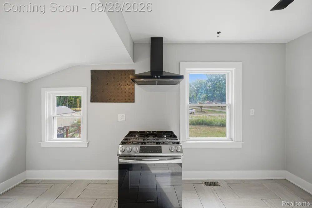 34004 Kirby Street Farmington Hills City, MI 48335