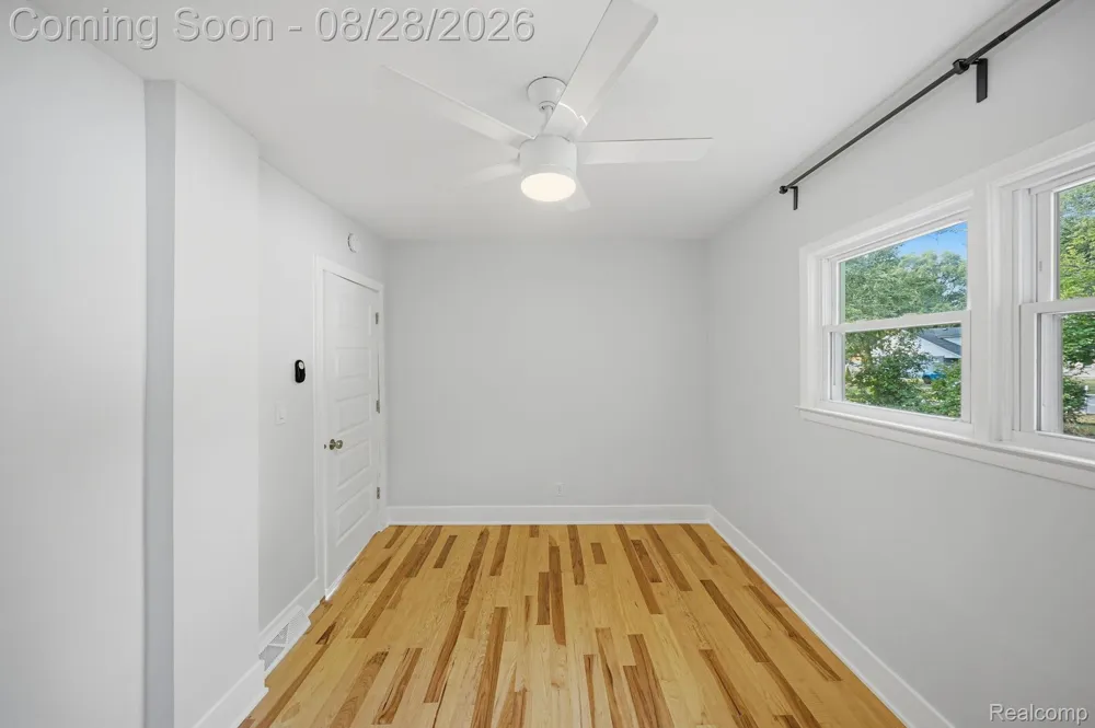 34004 Kirby Street Farmington Hills City, MI 48335