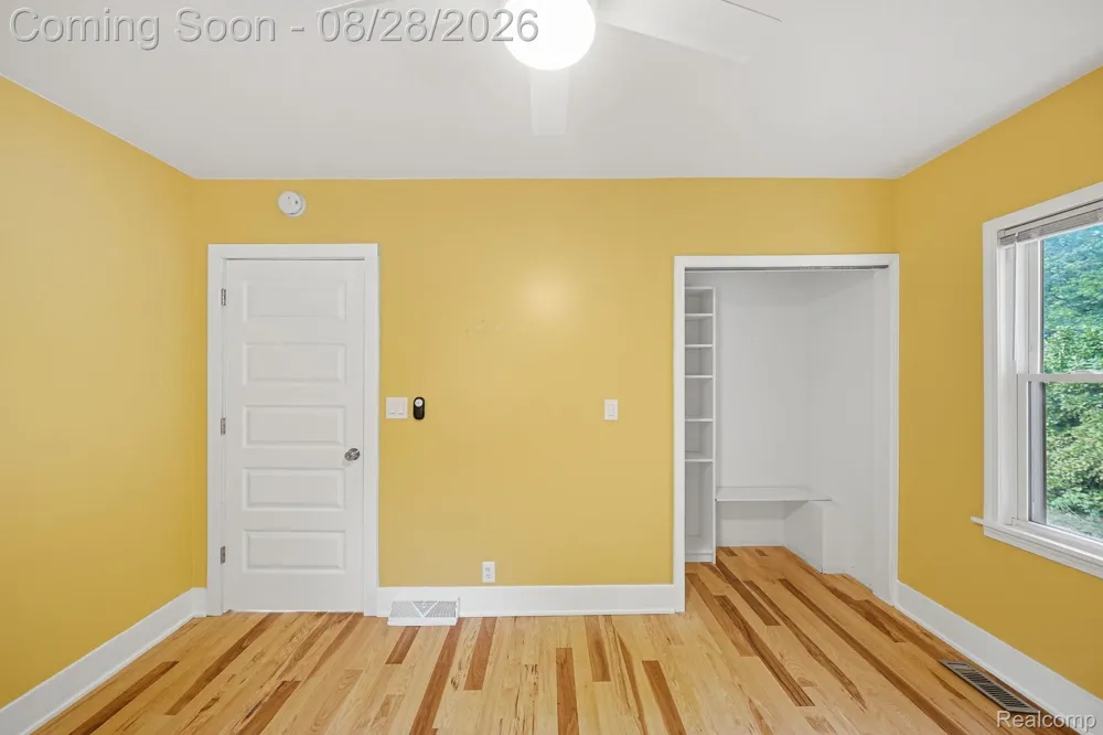 34004 Kirby Street Farmington Hills City, MI 48335