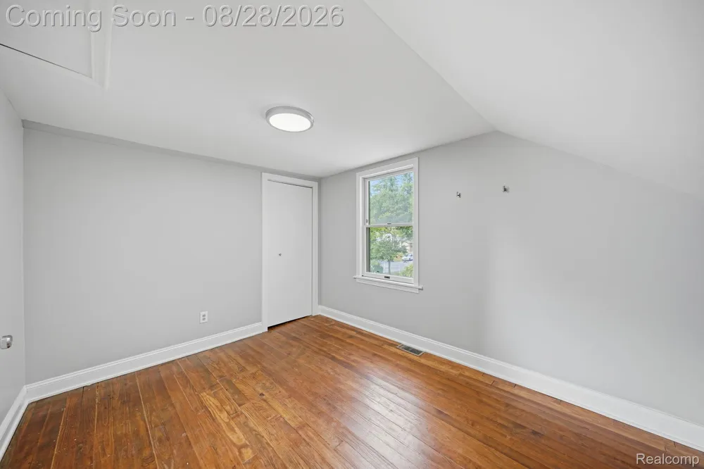 34004 Kirby Street Farmington Hills City, MI 48335