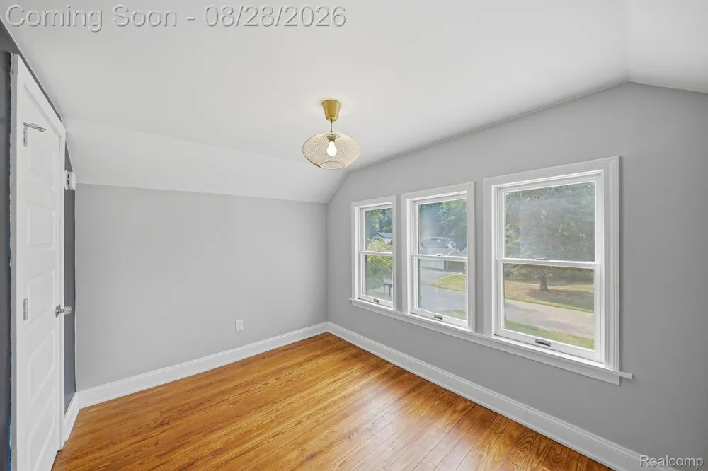 34004 Kirby Street Farmington Hills City, MI 48335