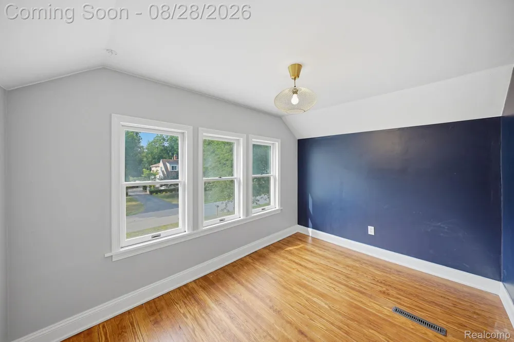 34004 Kirby Street Farmington Hills City, MI 48335