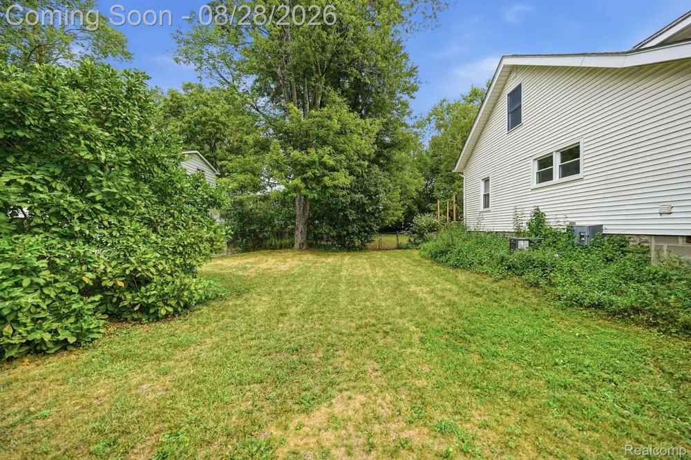 34004 Kirby Street Farmington Hills City, MI 48335