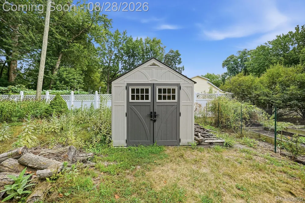 34004 Kirby Street Farmington Hills City, MI 48335