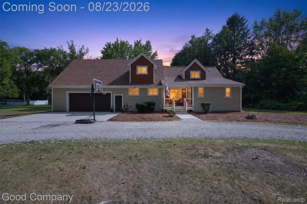 2145 Cole Road Orion Charter Township, MI 48362