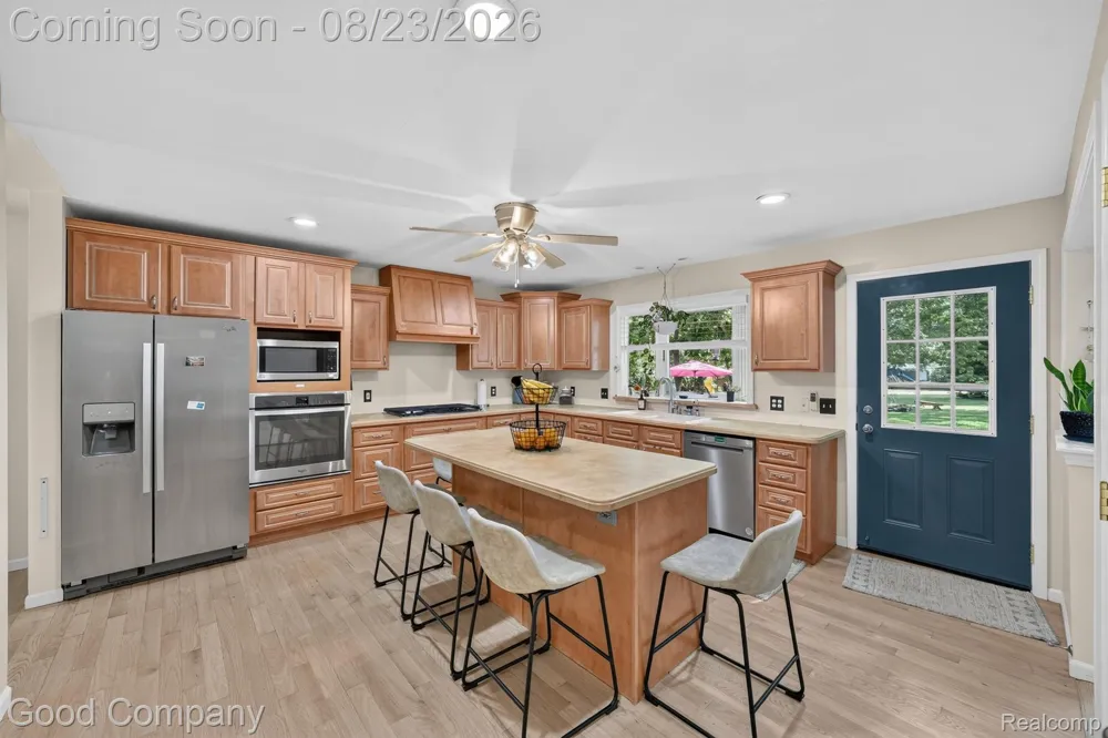2145 Cole Road Orion Charter Township, MI 48362