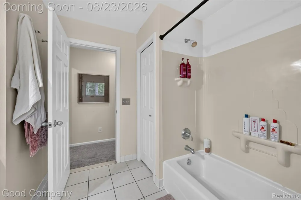 2145 Cole Road Orion Charter Township, MI 48362