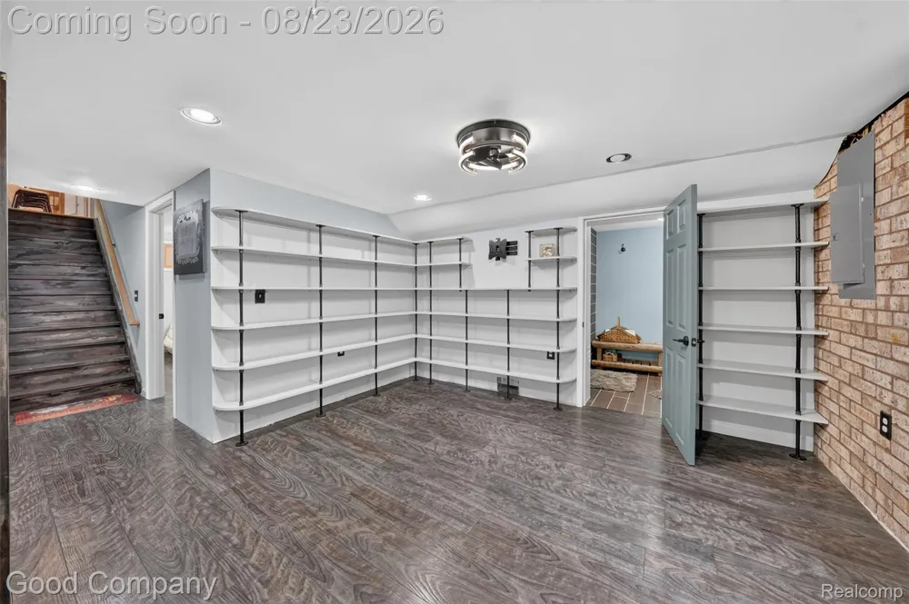 2145 Cole Road Orion Charter Township, MI 48362